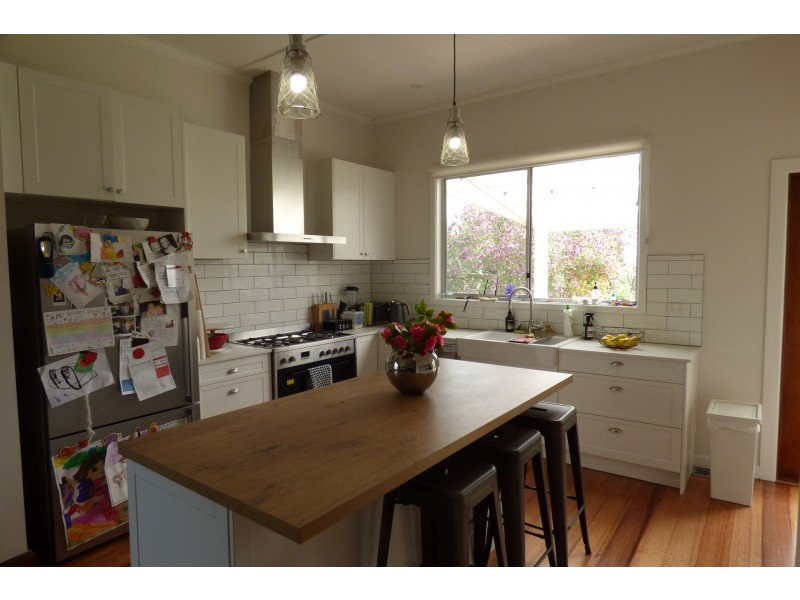 21 Peace Avenue, Warragul VIC 3820