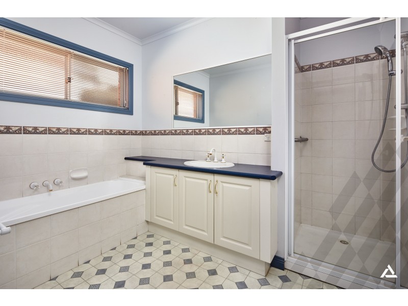 6 Rees Close, Drouin VIC 3818