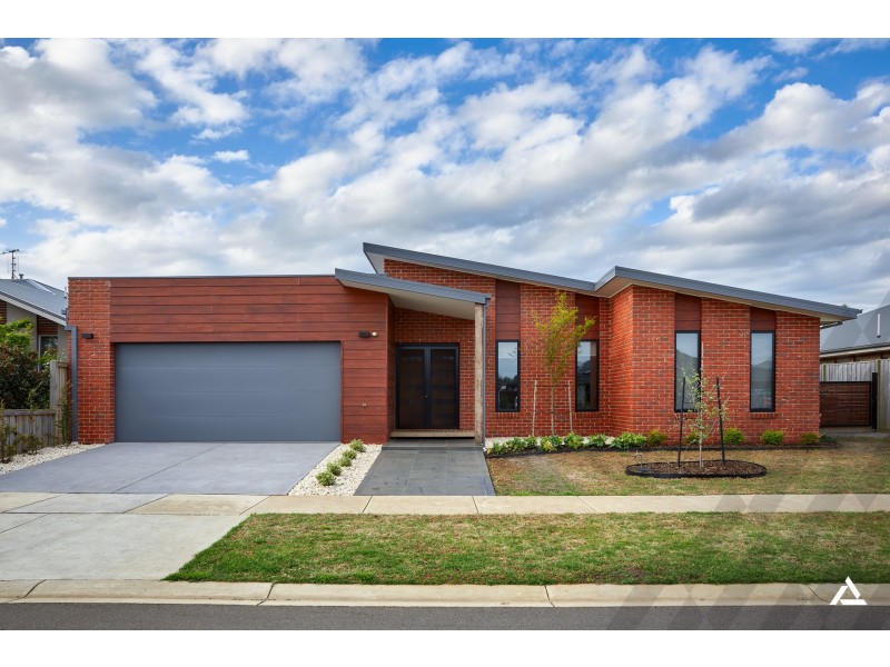 20 Chesterfield Avenue, Warragul VIC 3820