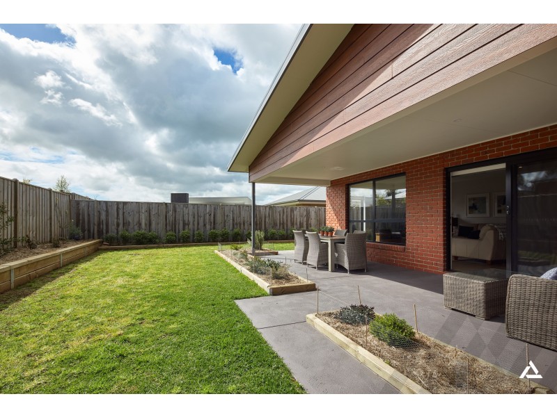 20 Chesterfield Avenue, Warragul VIC 3820