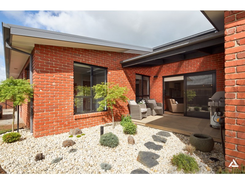 20 Chesterfield Avenue, Warragul VIC 3820