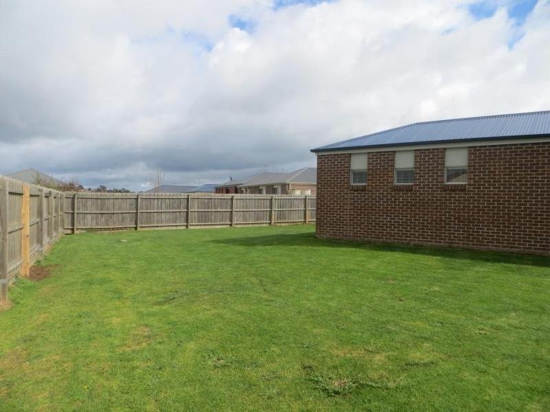 24 Howard Street, Warragul VIC 3820