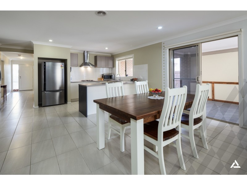 15 Highland Way, Warragul VIC 3820