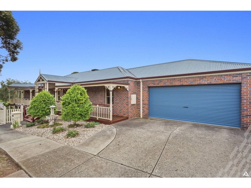 2 Wallace Crescent, Drouin VIC 3818