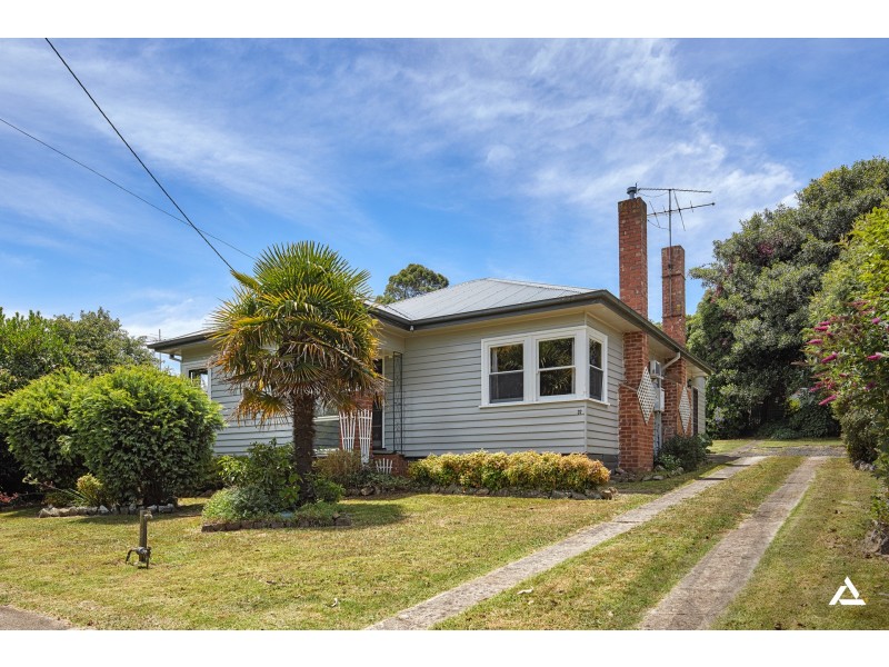 37 Church Street, Drouin VIC 3818