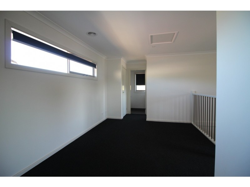 1/4 Hearn Street, Drouin VIC 3818