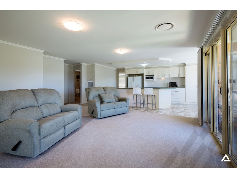 14 Rimfire Avenue, Drouin VIC 3818