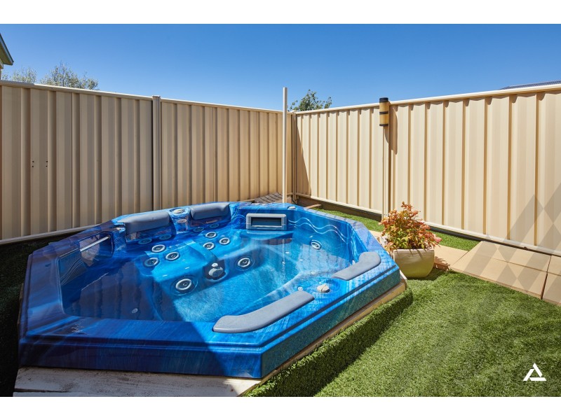 14 Rimfire Avenue, Drouin VIC 3818