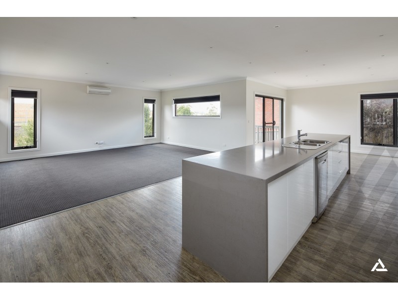 42 Grange Crescent, Warragul VIC 3820