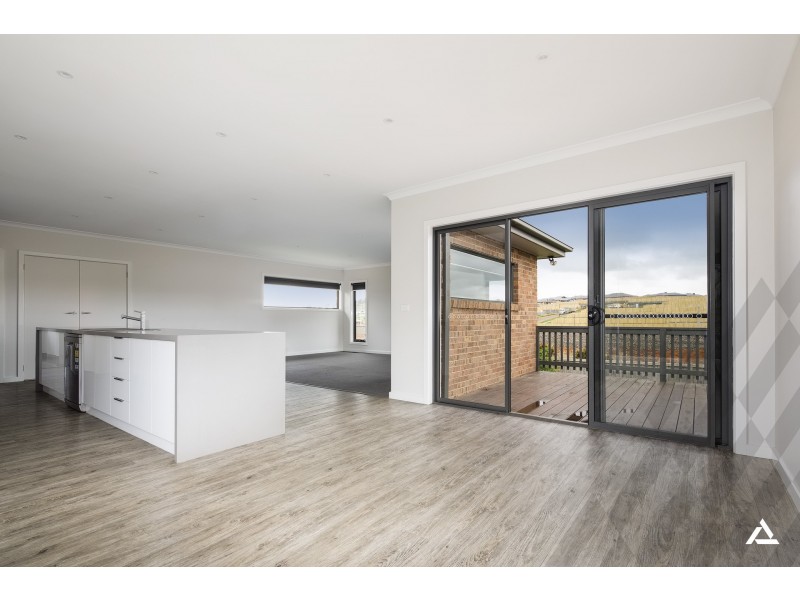 42 Grange Crescent, Warragul VIC 3820