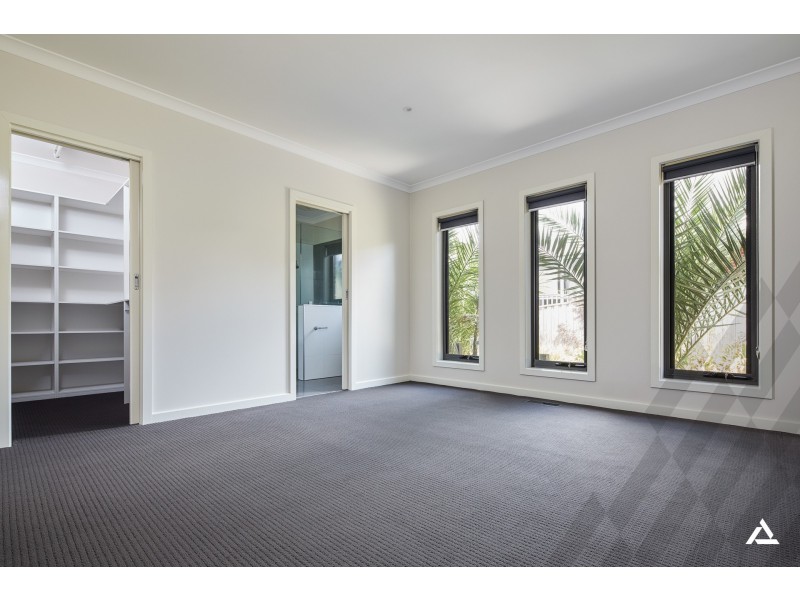 42 Grange Crescent, Warragul VIC 3820