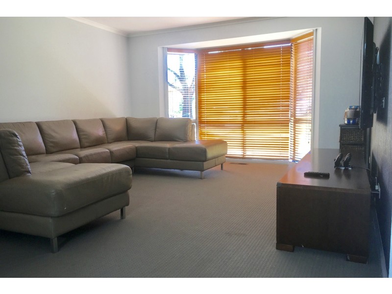 37 Darnum Street, Drouin VIC 3818