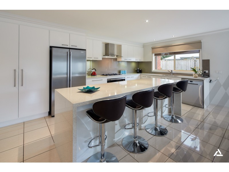 6 Hawkesburn Court, Warragul VIC 3820