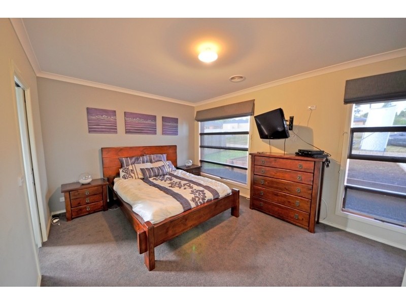 2 Oberon Place, Drouin VIC 3818