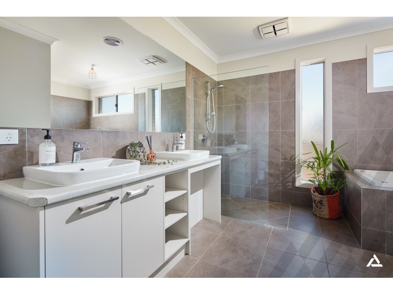 15 Crole Drive, Warragul VIC 3820