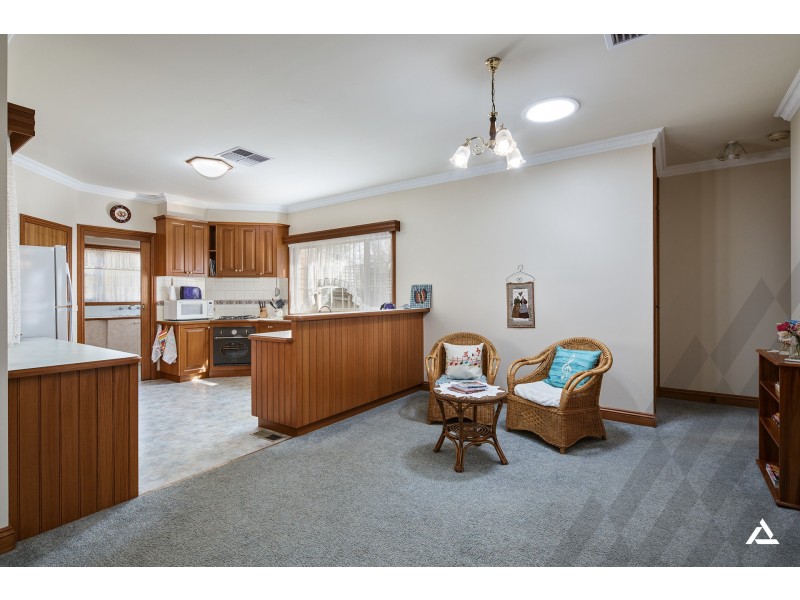 6 Eade Avenue, Warragul VIC 3820