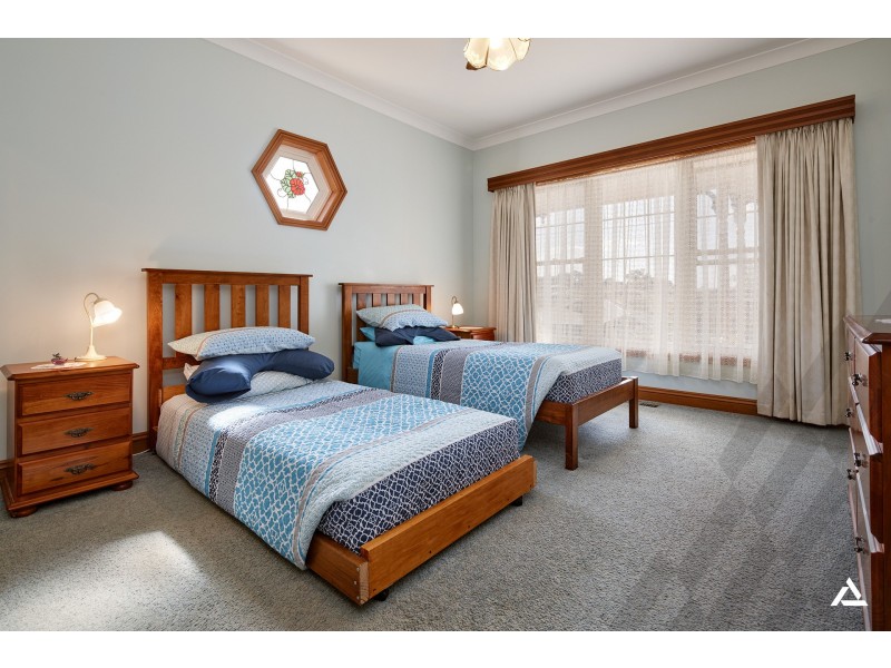 6 Eade Avenue, Warragul VIC 3820