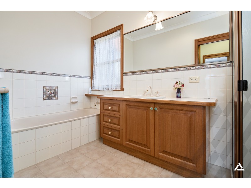 6 Eade Avenue, Warragul VIC 3820