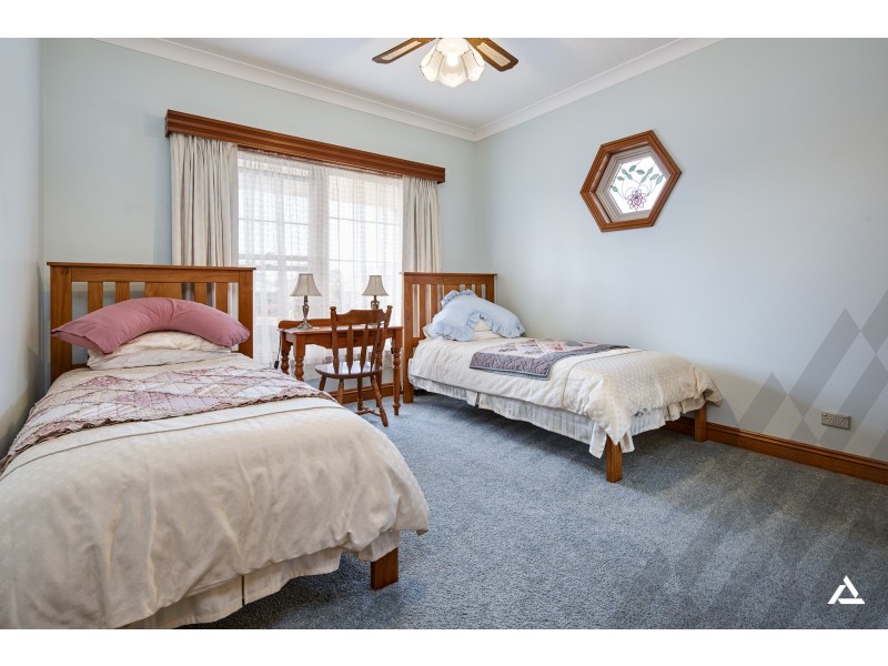 6 Eade Avenue, Warragul VIC 3820