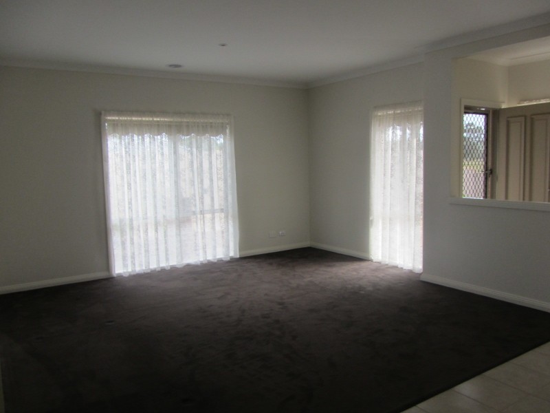 4 Skipton Street, Drouin VIC 3818