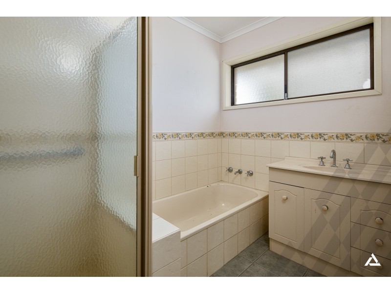27 Pettit Street, Warragul VIC 3820