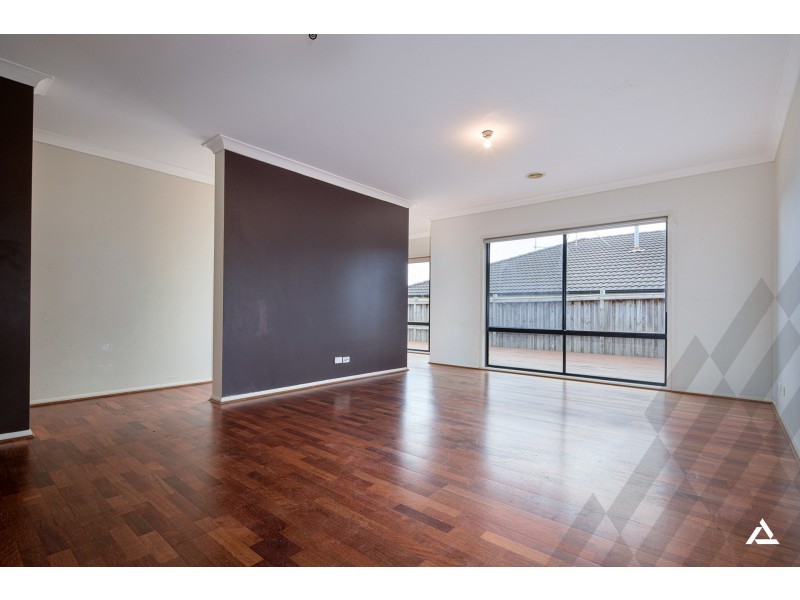 17 Lyndhurst Square, Drouin VIC 3818