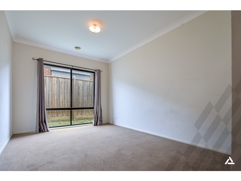 17 Lyndhurst Square, Drouin VIC 3818