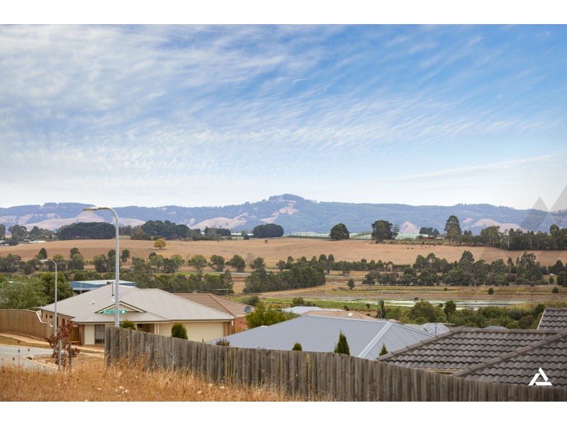 2 Bladen Street, Warragul VIC 3820