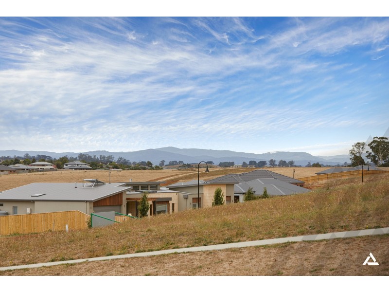 2 Bladen Street, Warragul VIC 3820