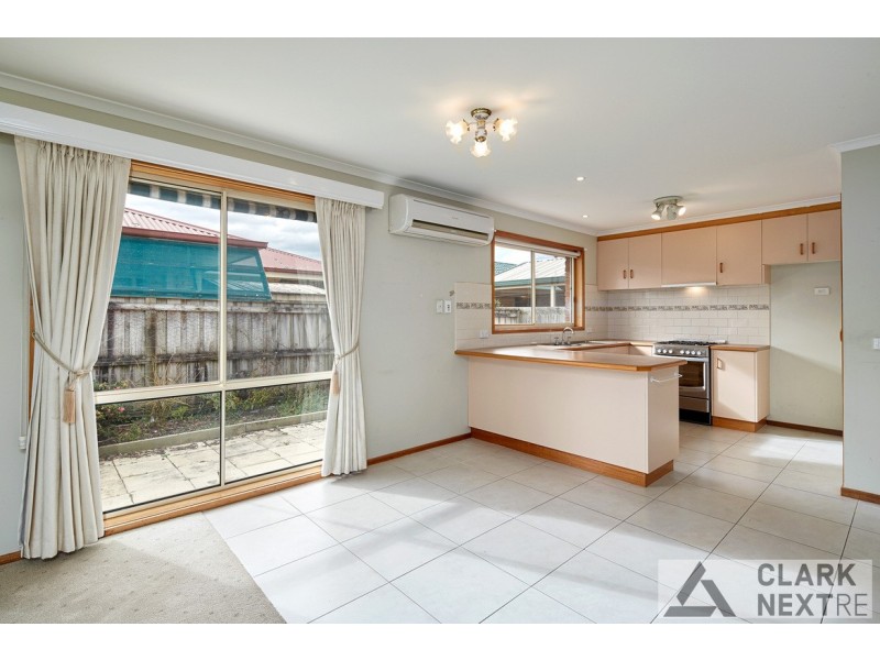 2/2 Janette Close, Warragul VIC 3820