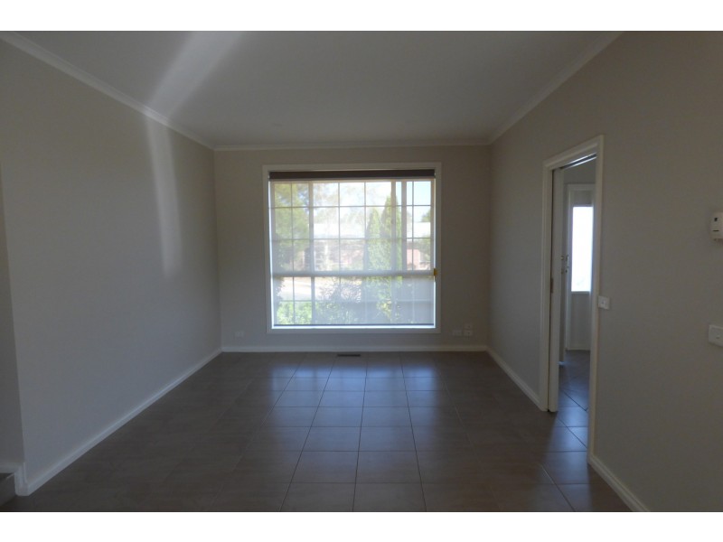 1 Maple Way, Warragul VIC 3820
