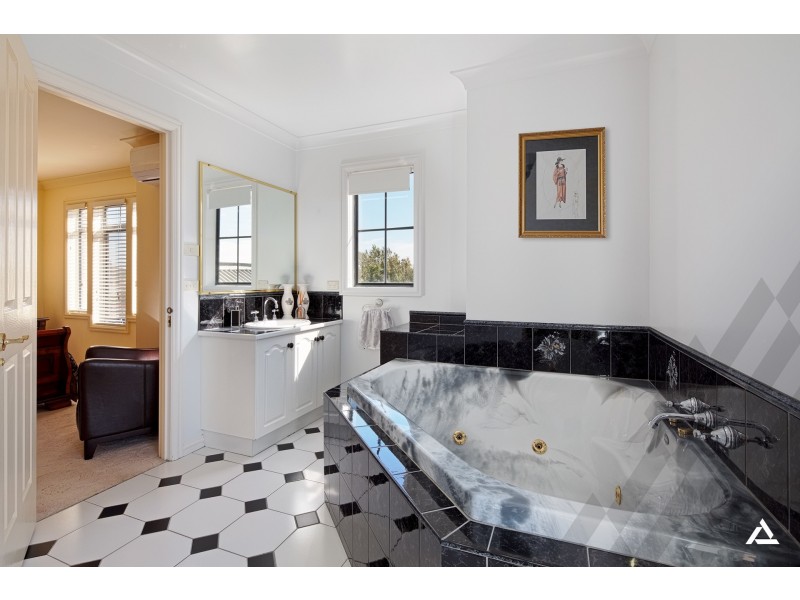 1 Oak Court, Warragul VIC 3820