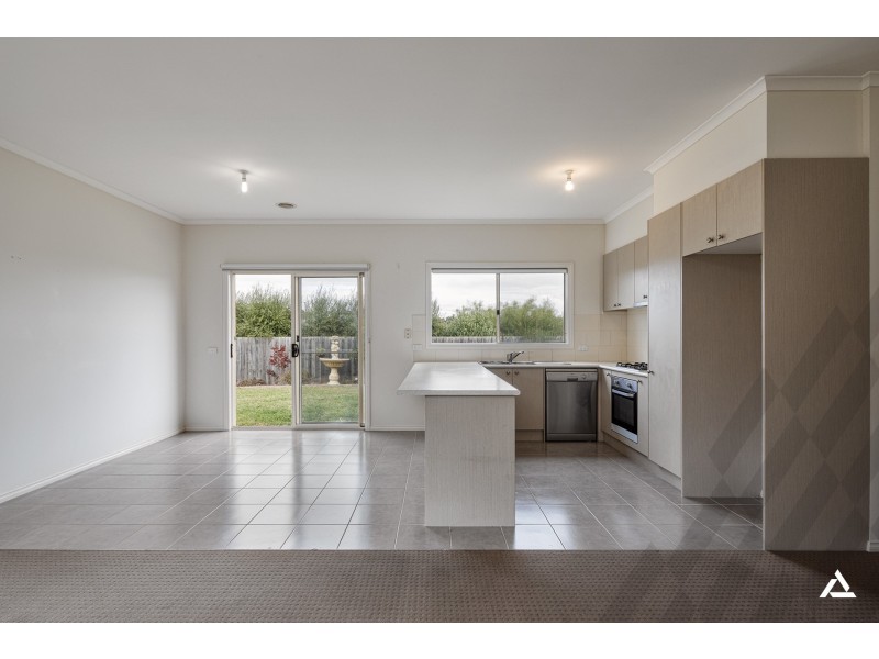 4 Todman Street, Drouin VIC 3818