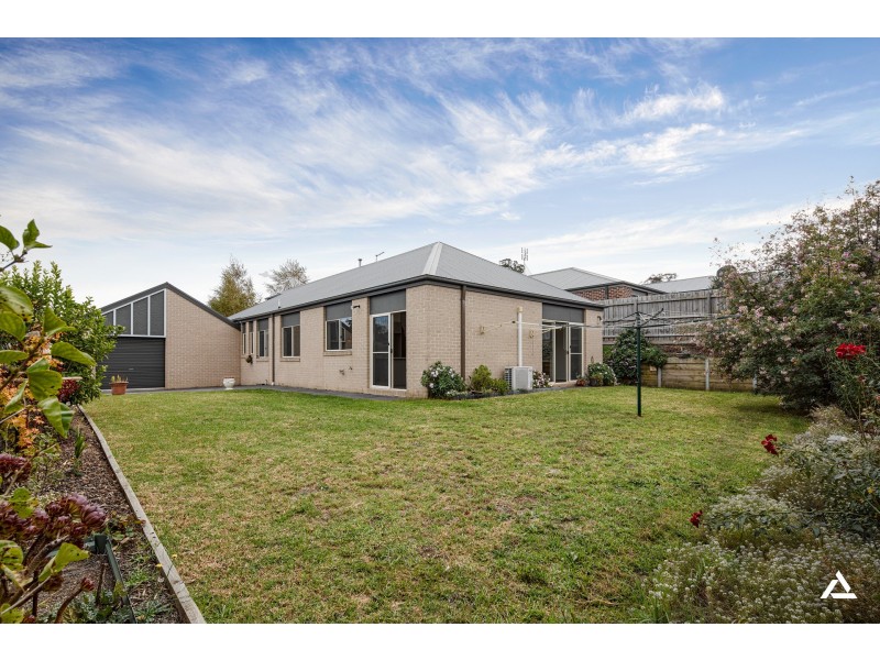 4 Todman Street, Drouin VIC 3818