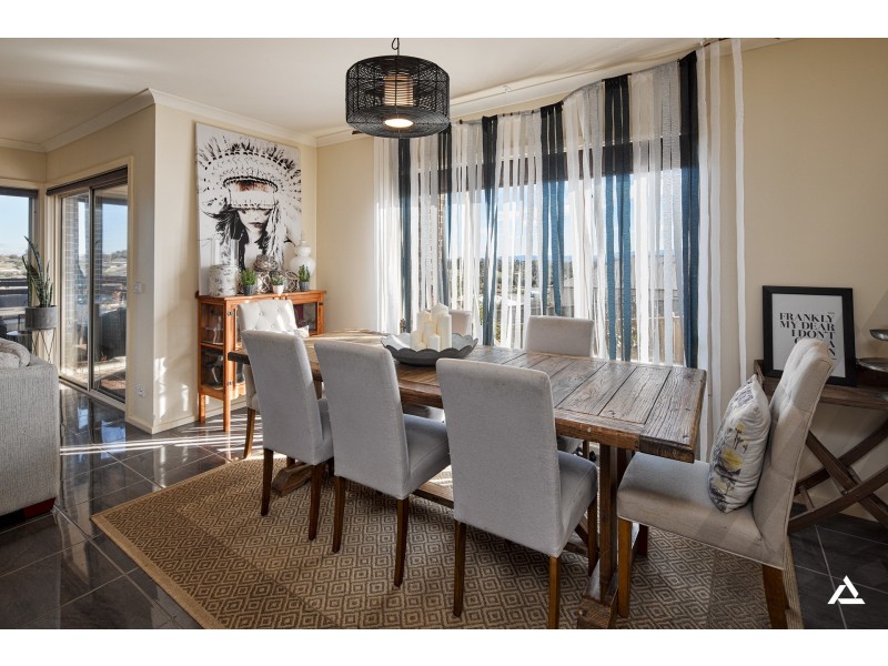 98 Jackson Drive, Drouin VIC 3818