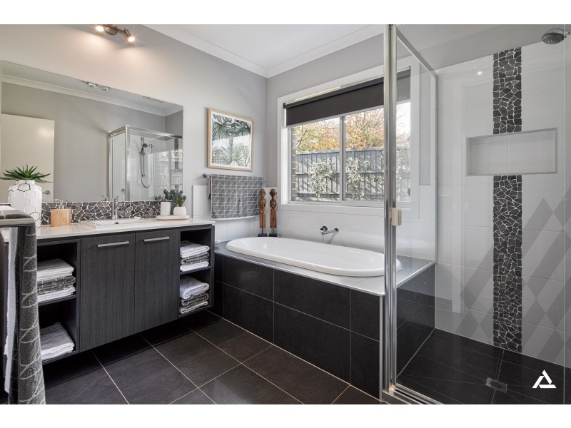 10 Kensington Drive, Warragul VIC 3820