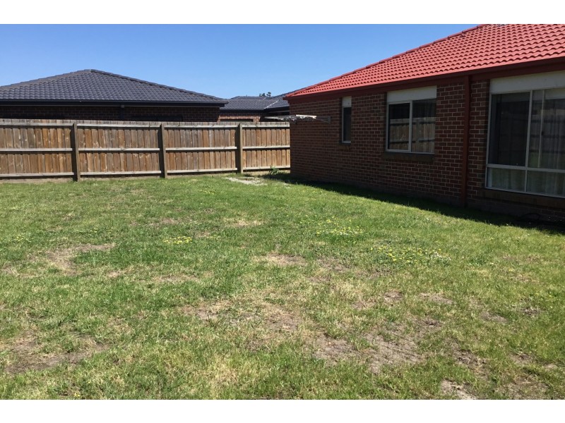 30 Shakespeare Court, Drouin VIC 3818