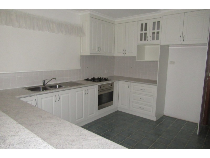 2/6 Churchill Street, Warragul VIC 3820