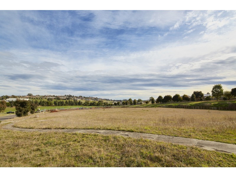 8 Neilson Court, Warragul VIC 3820