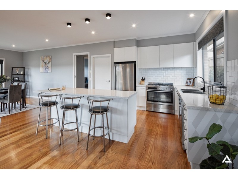 54 Myrtle Crescent, Warragul VIC 3820