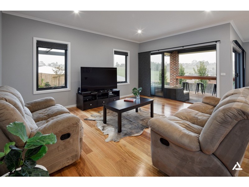 54 Myrtle Crescent, Warragul VIC 3820