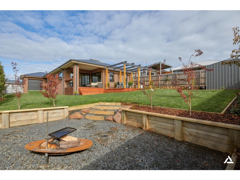 54 Myrtle Crescent, Warragul VIC 3820