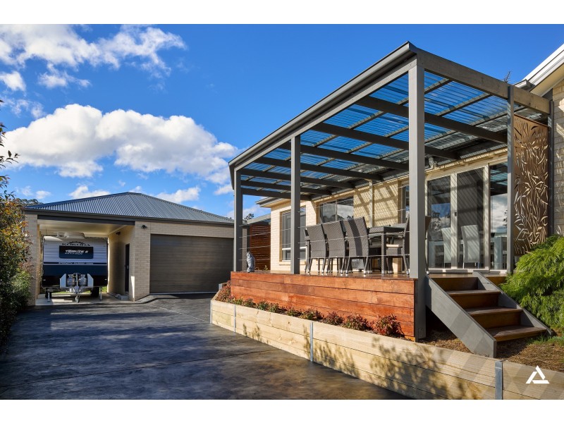 3 Crystal Court, Drouin VIC 3818