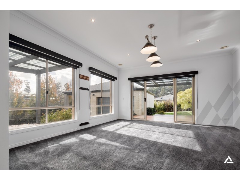 3 Crystal Court, Drouin VIC 3818