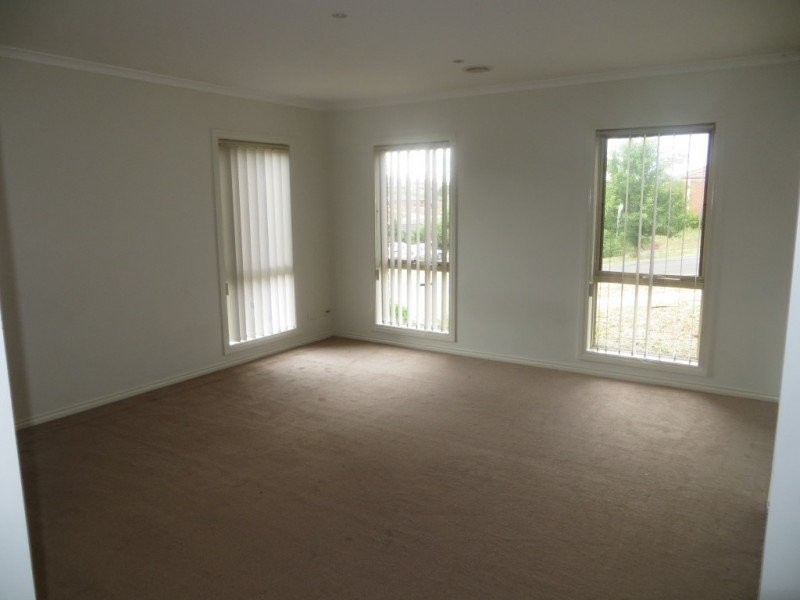 1 Orchard Court, Drouin VIC 3818