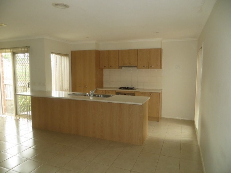 1 Orchard Court, Drouin VIC 3818