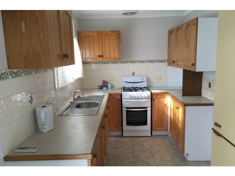 1/2 Evans Street, Trafalgar VIC 3824