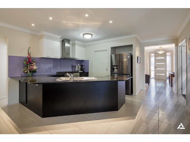 3 Mineral Court, Drouin VIC 3818