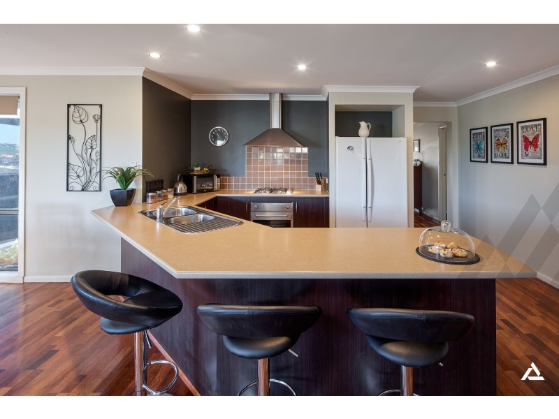 71 Cook Street, Drouin VIC 3818