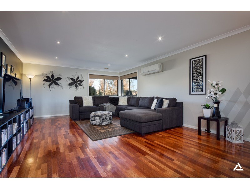 71 Cook Street, Drouin VIC 3818